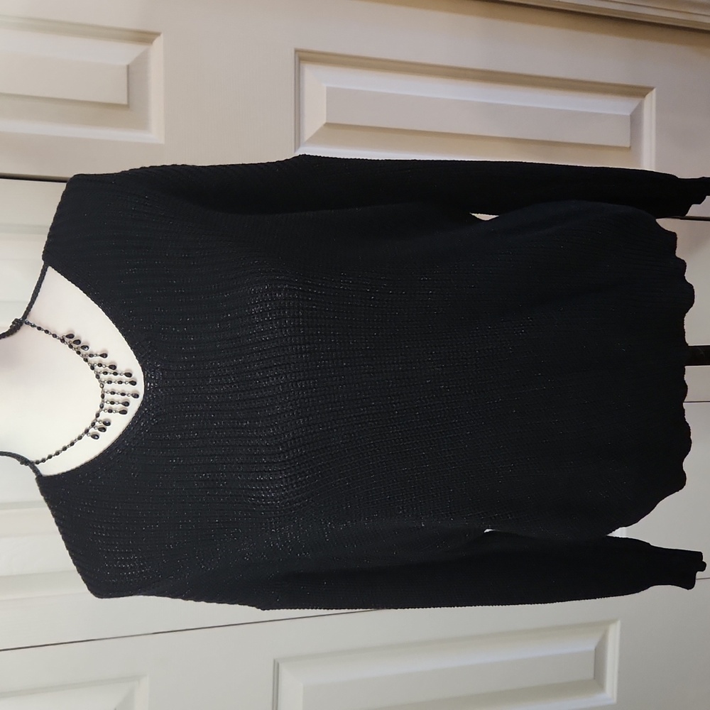 Love Tree, NWOT,  Women's Black sweater, Size Large,  long sleeves